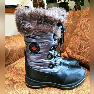 Cougar Cranbrook Metallic Quilted Nylon Insulated Lace Up Winter Boots Size 7 M
